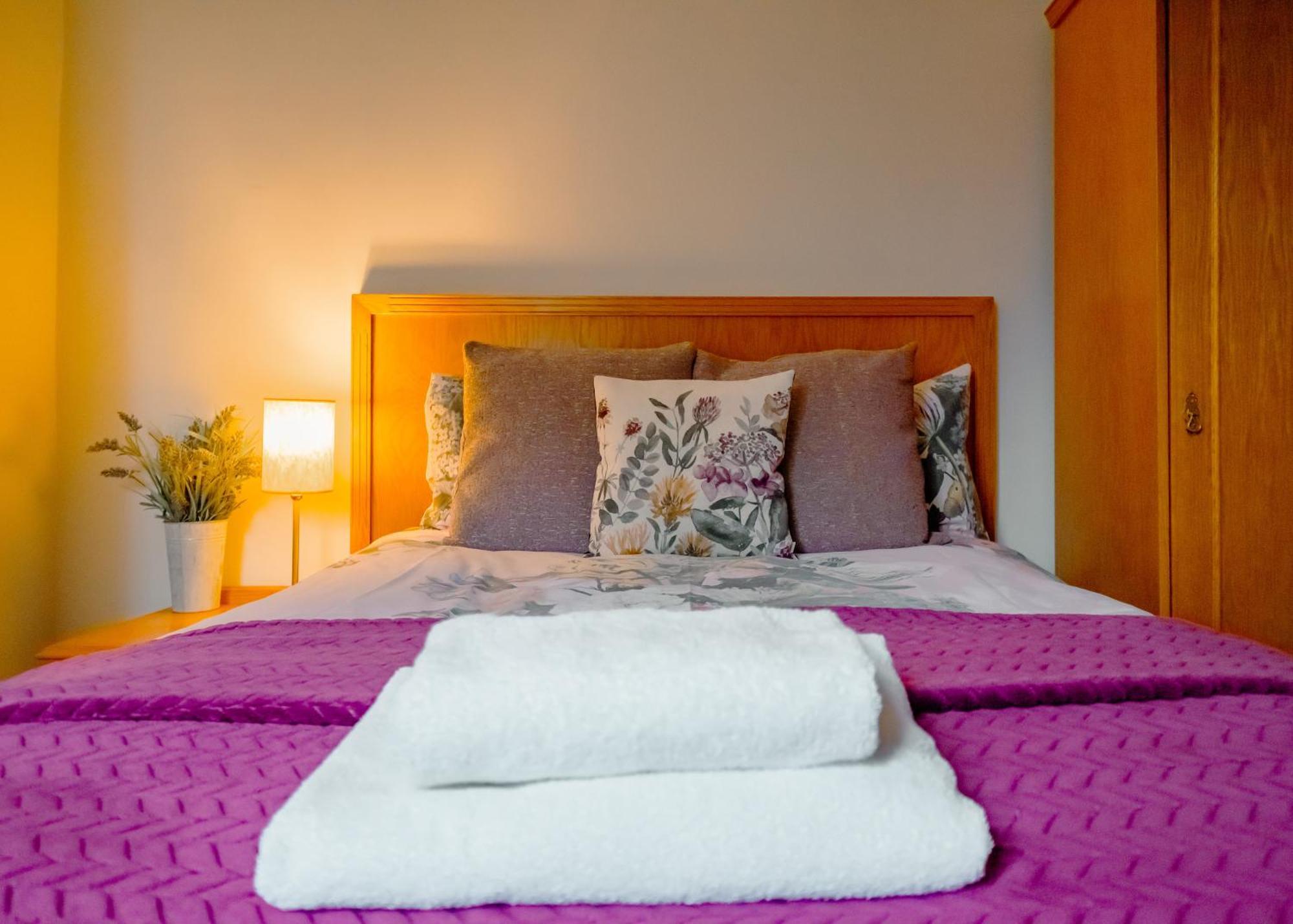Purple Cloud Cottage พอร์ตสมัธ ภายนอก รูปภาพ